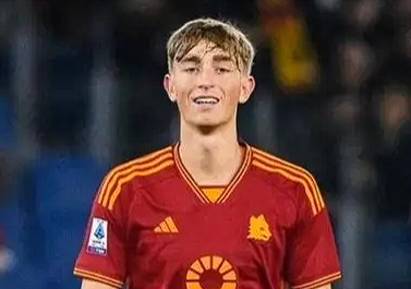 皇马新星赫伊森困境重重,未来去向成谜引关注